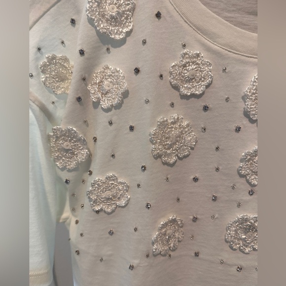 Cropped T-shirt with crochet floral appliqués - size M NWT - Picture 5 of 7